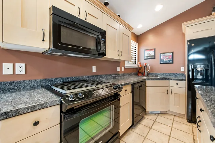 Gas range/oven and microwave.