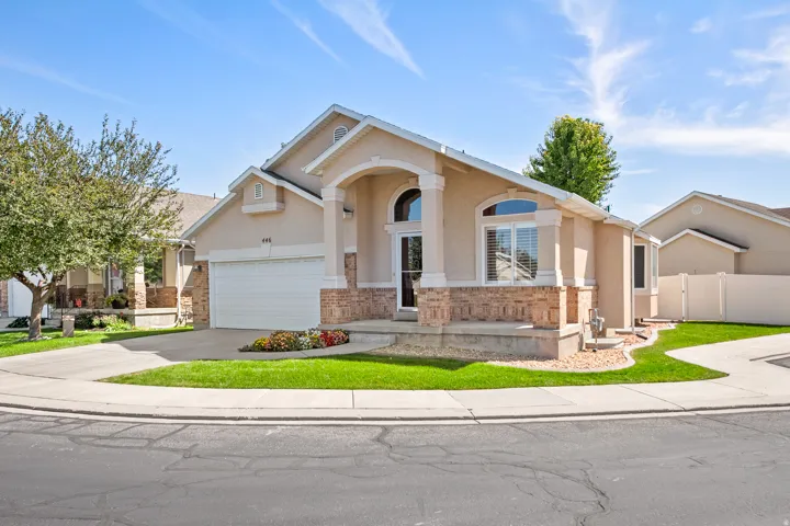 Beautiful landscaping, full, auto sprinkler system.