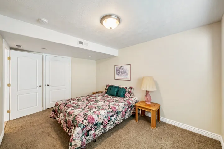 446 E Green Haven Dr, Midvale, Utah 84047