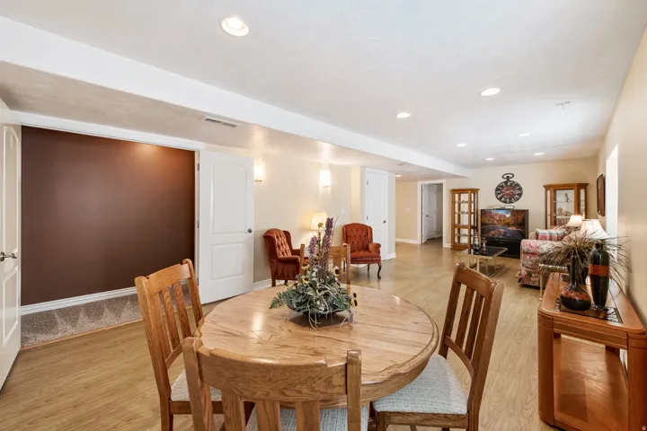 446 E Green Haven Dr, Midvale, Utah 84047