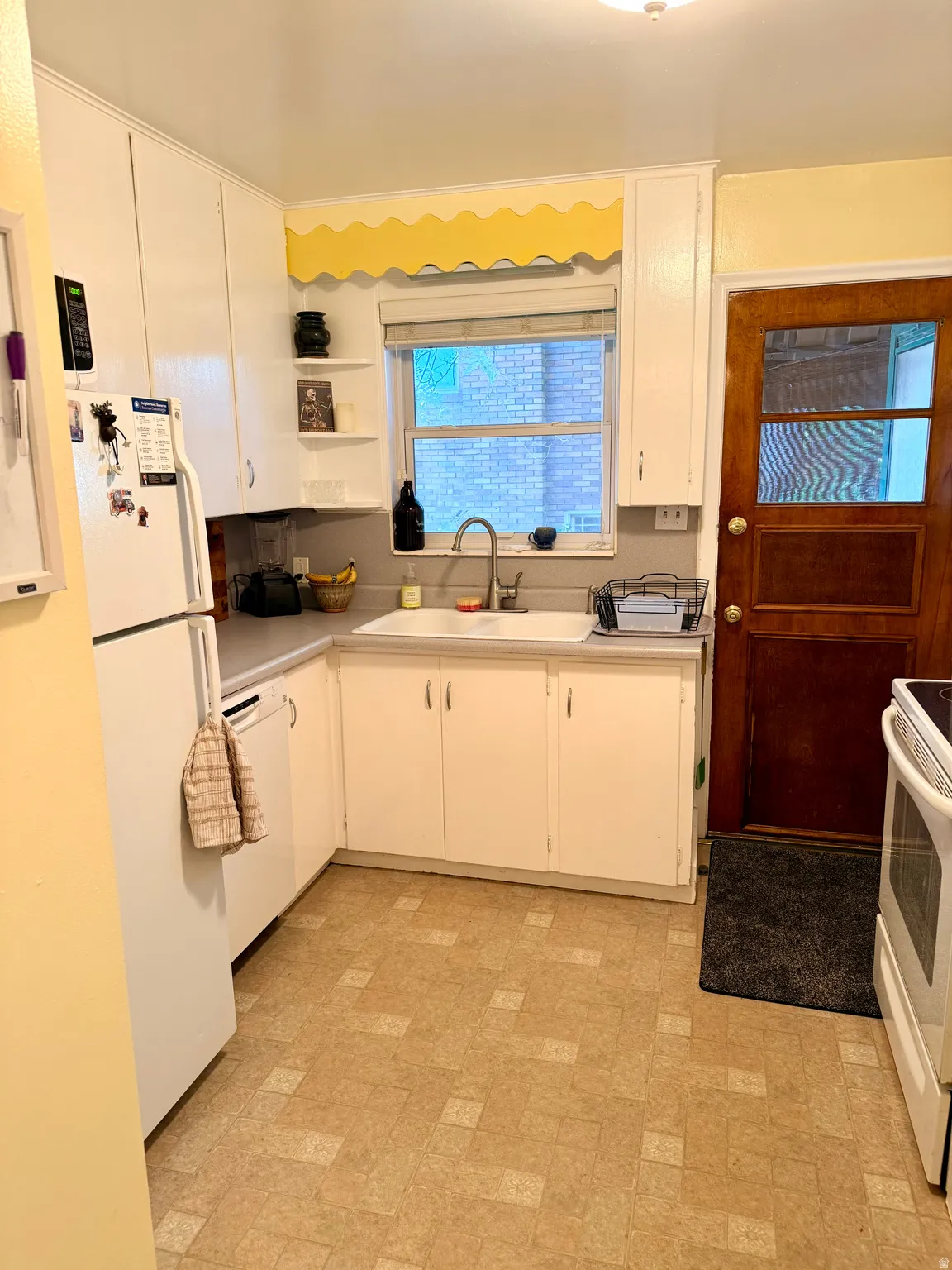 677 Kitchen