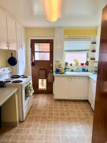 681 Kitchen