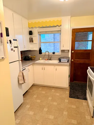 677 Kitchen