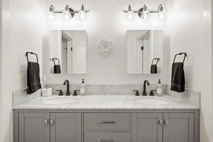 Main full bathroom