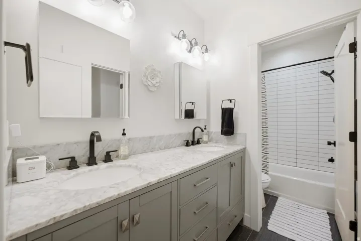 Main full bathroom