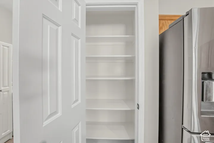 Kitchen pantry