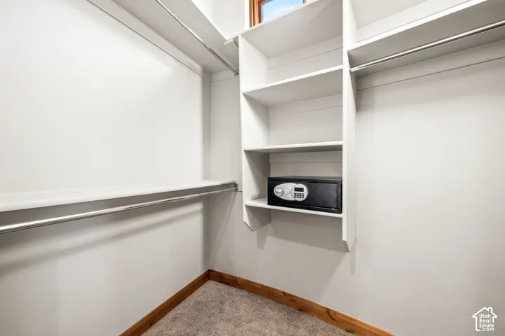 1-bedroom side of home (Primary closet)