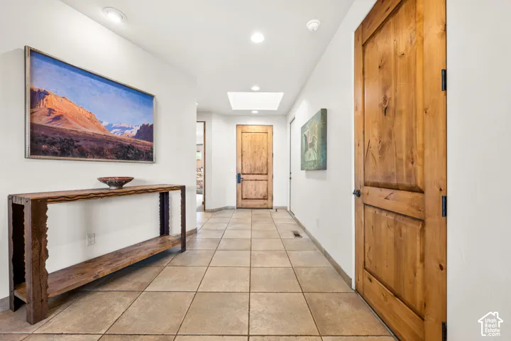 1-bedroom side of home (entry)