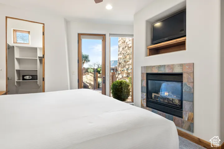 1-bedroom side of home (Primary bedroom)