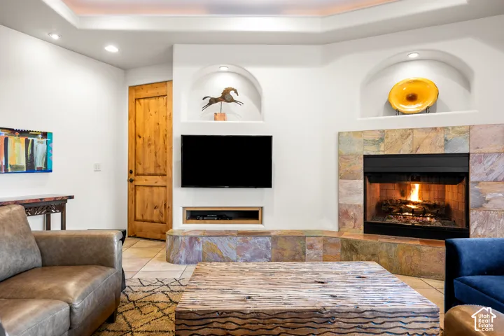 1-bedroom side of home (Family Room)