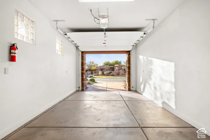 1-bedroom side of home (single garage)