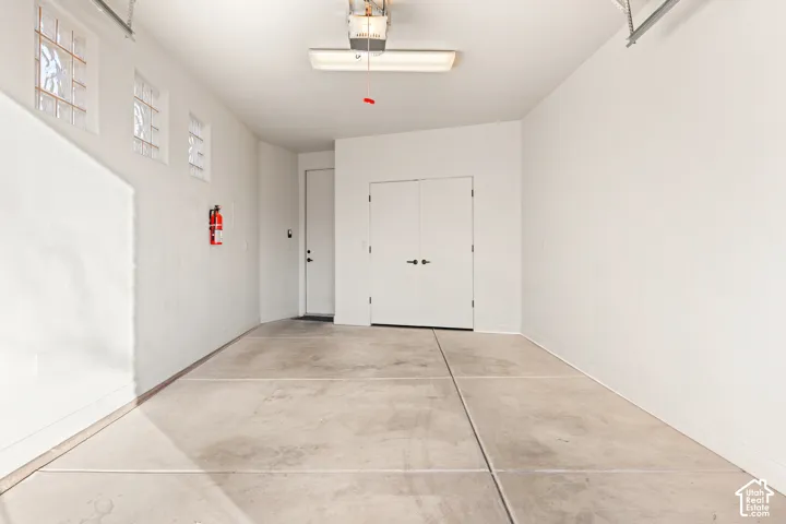 Studio side of home (single garage)