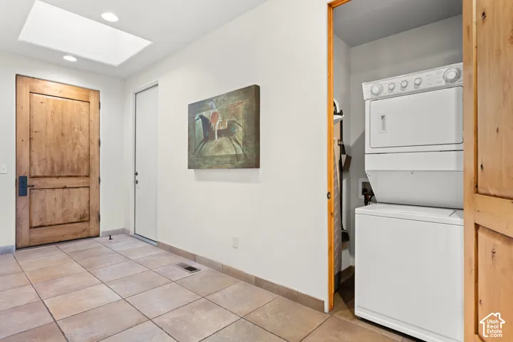 1-bedroom side of home (laundry)