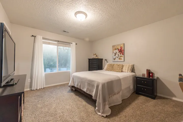 Upstiars bedroom 2
