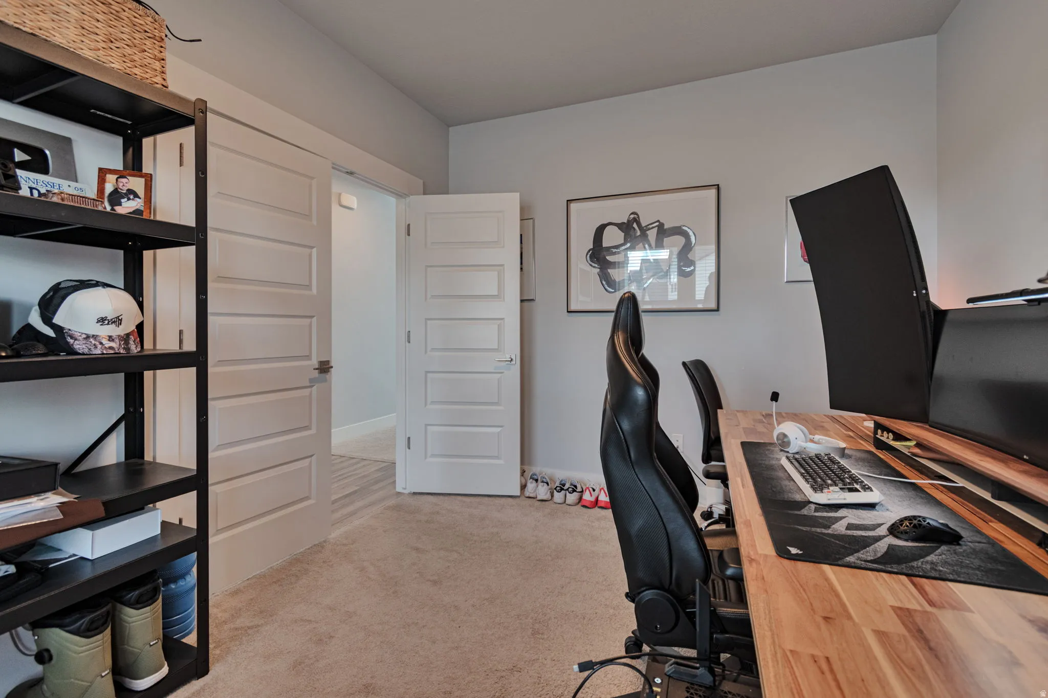 Wall-to-wall carpeting and neutral wall tones