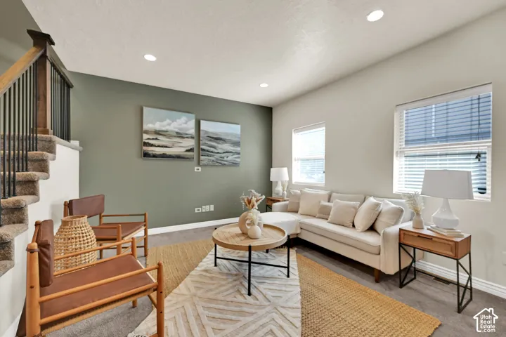 Vaulted ceiling with recessed lighting