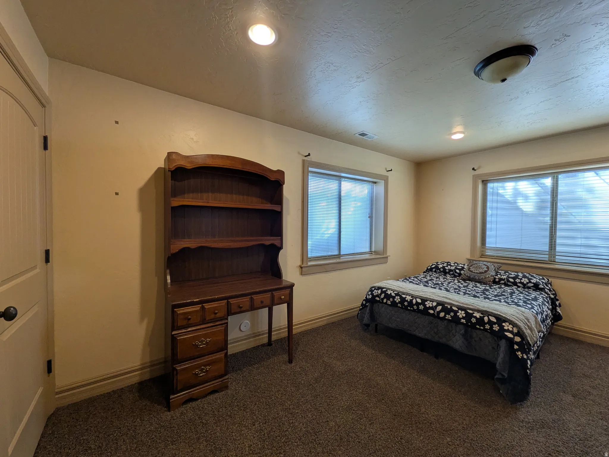 Recessed ceiling lighting