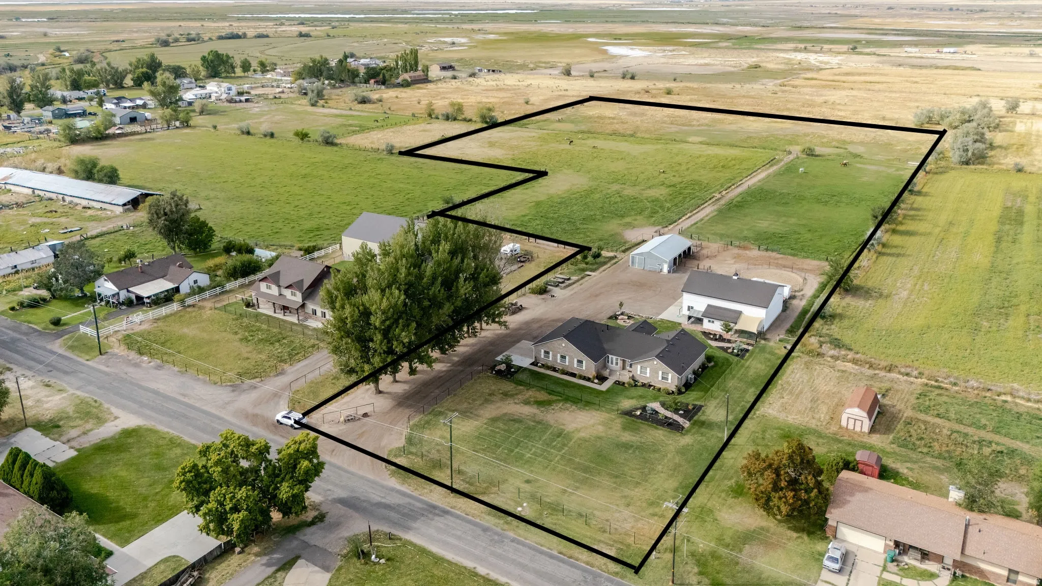 Outline of the full 10.8 acres
