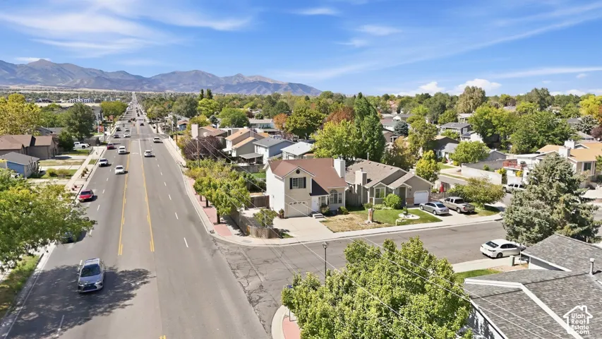Mountain backdrop with a residential neighborhood