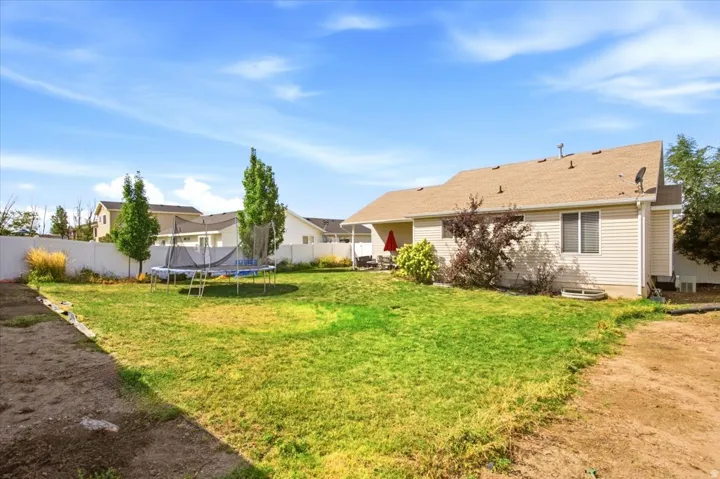 1562 N 2030 W, Clinton, Utah 84015