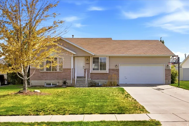 1562 N 2030 W, Clinton, Utah 84015