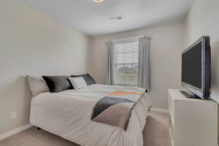 338 W Rye Dr, Saratoga Springs, Utah 84045