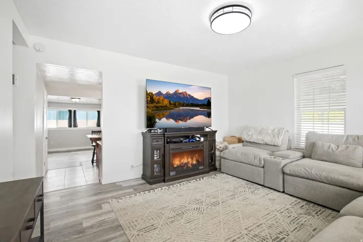 Recessed wall opening with tiled floor entryway