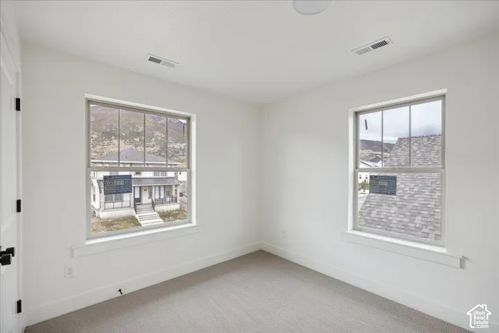 Upper Floor Guest Bed 2