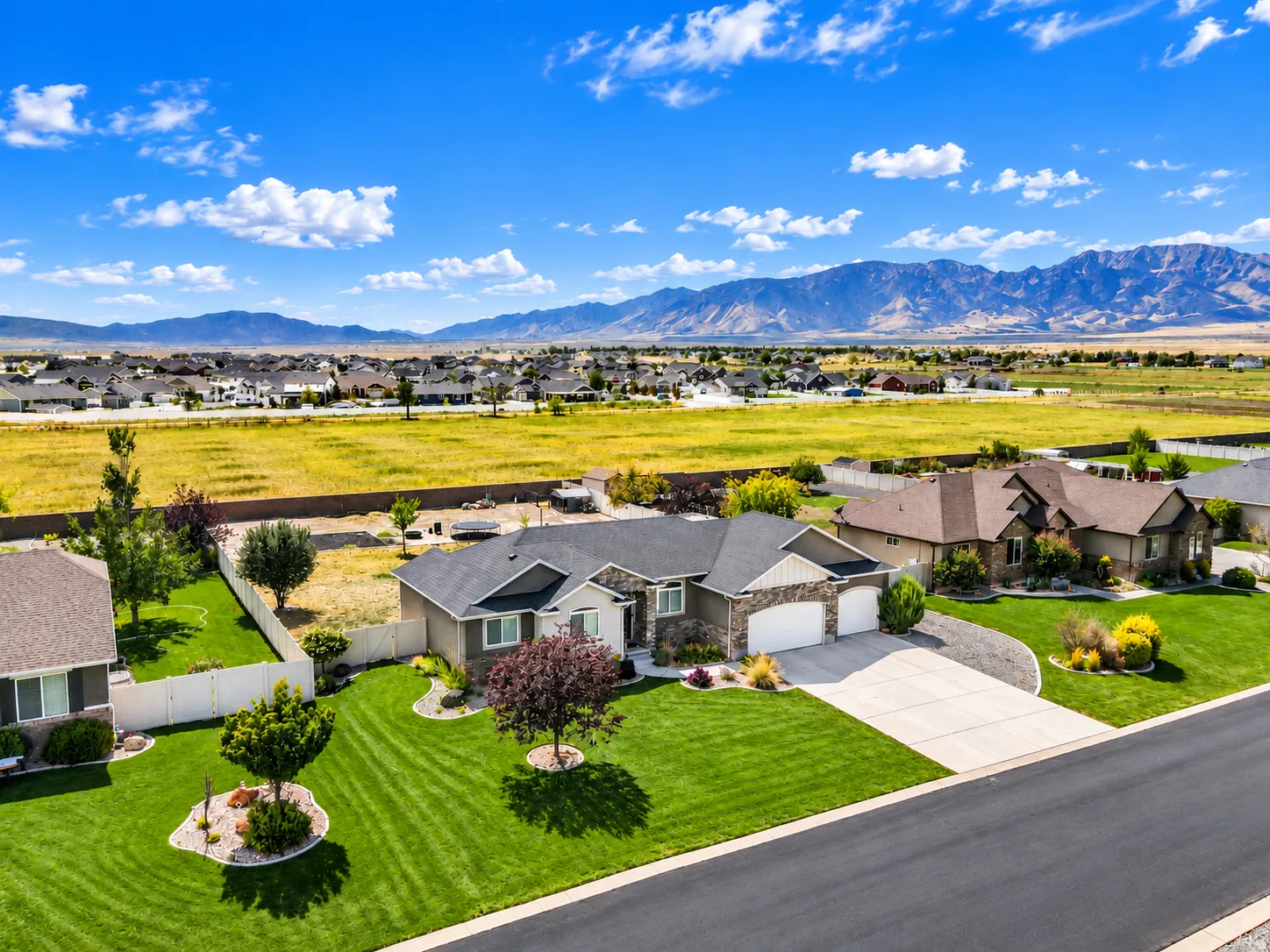 Mountain backdrop and a neighborhood setting