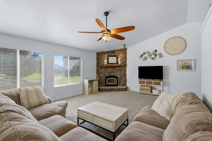 9290 N Horizon Dr, Eagle Mountain, Utah 84005