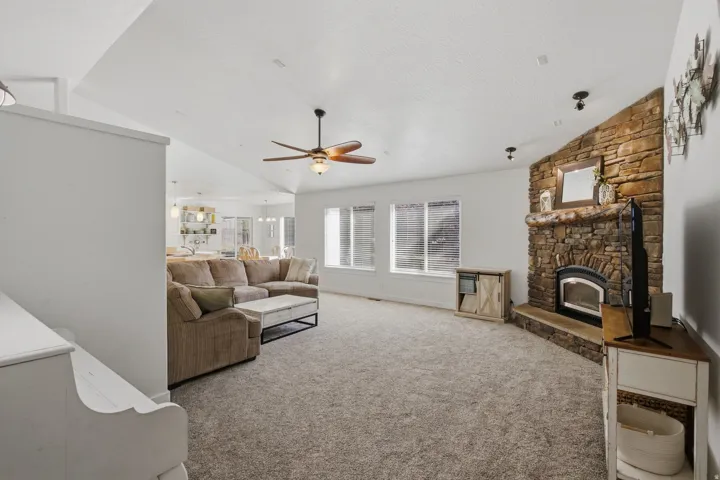 9290 N Horizon Dr, Eagle Mountain, Utah 84005