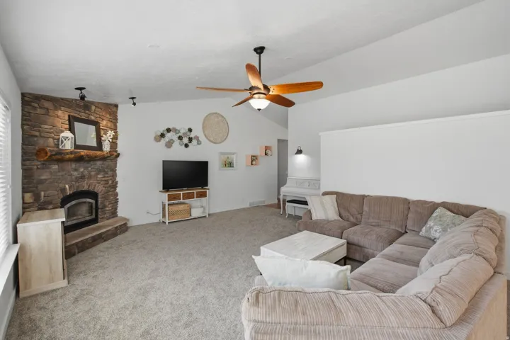 9290 N Horizon Dr, Eagle Mountain, Utah 84005
