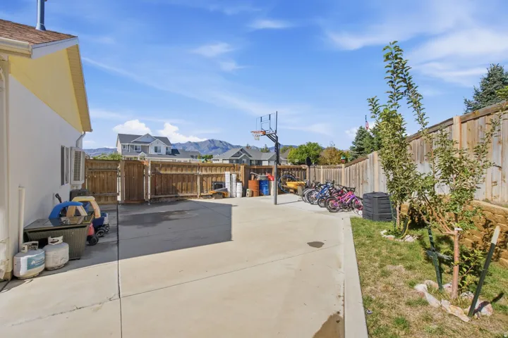 9290 N Horizon Dr, Eagle Mountain, Utah 84005