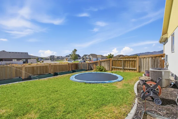 9290 N Horizon Dr, Eagle Mountain, Utah 84005