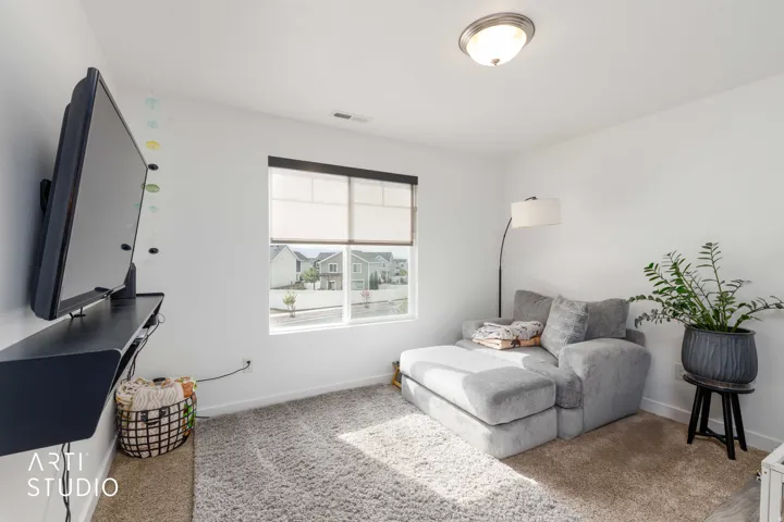 2717 N Nicholes Ave #205, Layton, Utah 84040