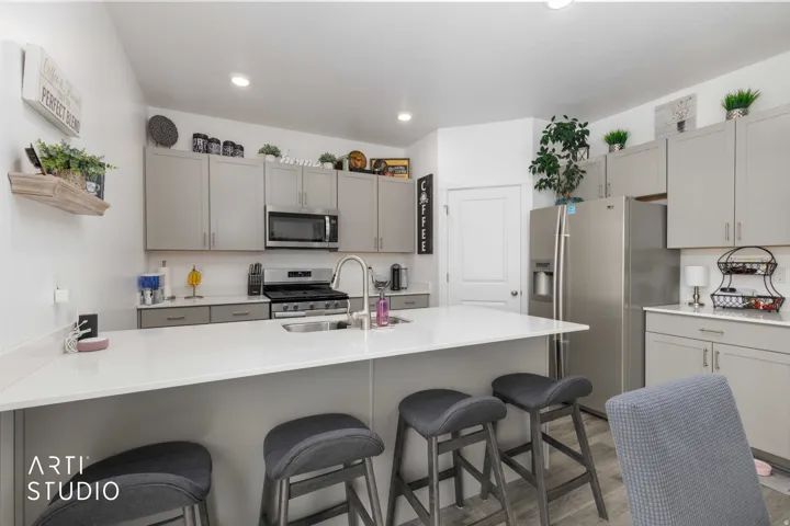 2717 N Nicholes Ave #205, Layton, Utah 84040