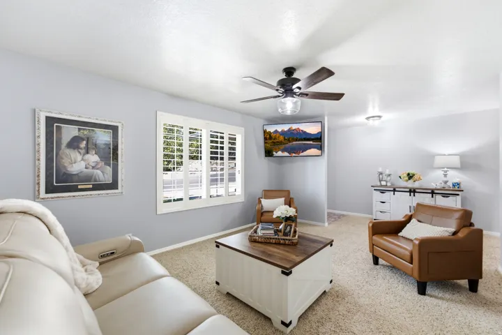 Recessed lighting and ceiling fan with integrated light fixture