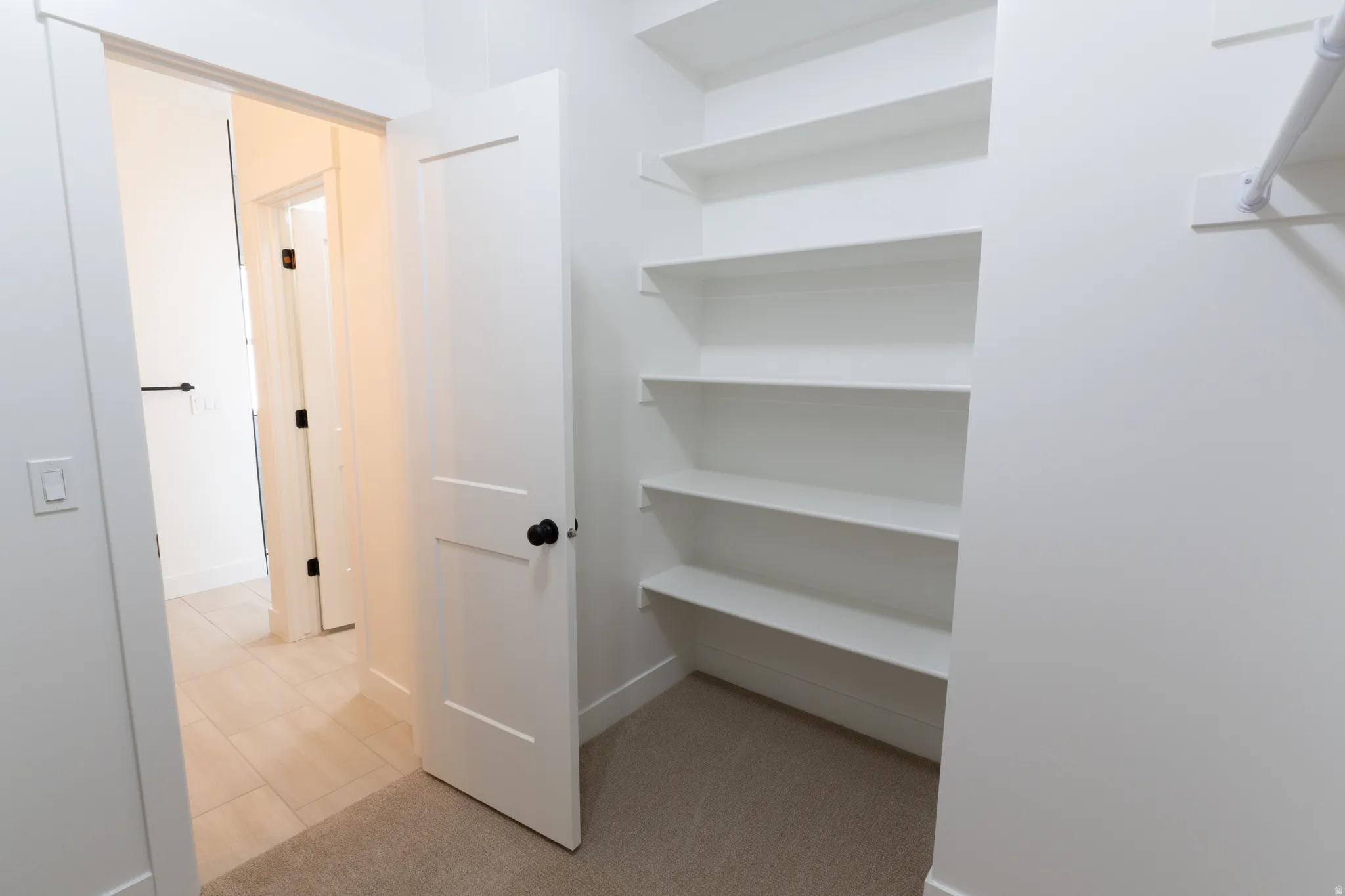 Integrated shelving system