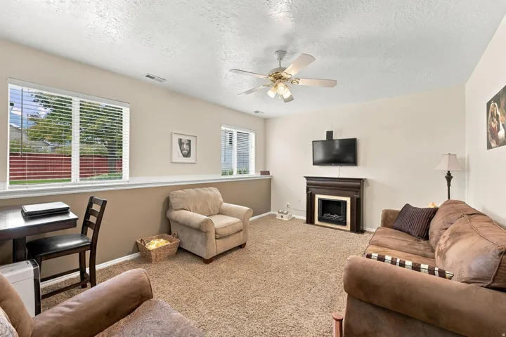 1886 S Dahl Ln, Syracuse, Utah 84075