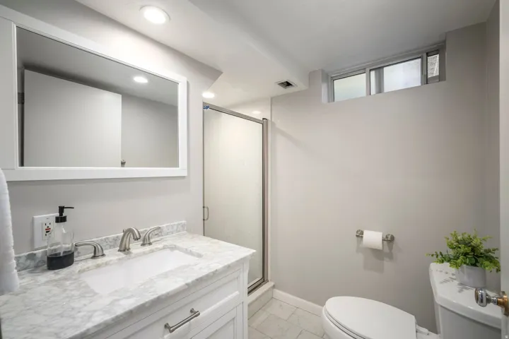 2209 S Broadmoor St, Salt Lake City, Utah 84109