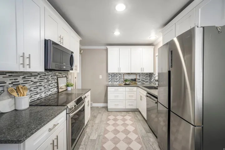 2209 S Broadmoor St, Salt Lake City, Utah 84109