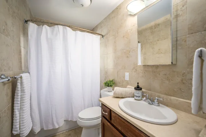 2209 S Broadmoor St, Salt Lake City, Utah 84109