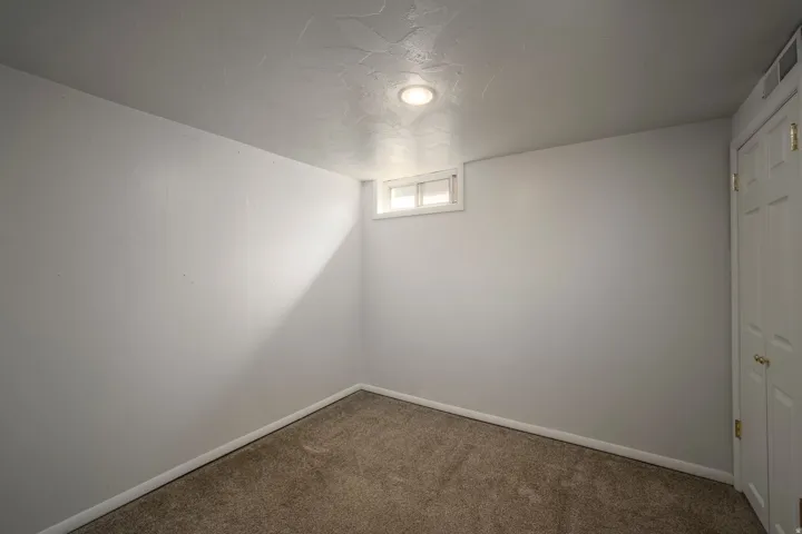 2209 S Broadmoor St, Salt Lake City, Utah 84109
