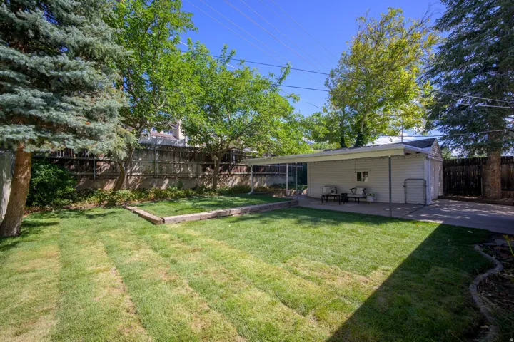2209 S Broadmoor St, Salt Lake City, Utah 84109