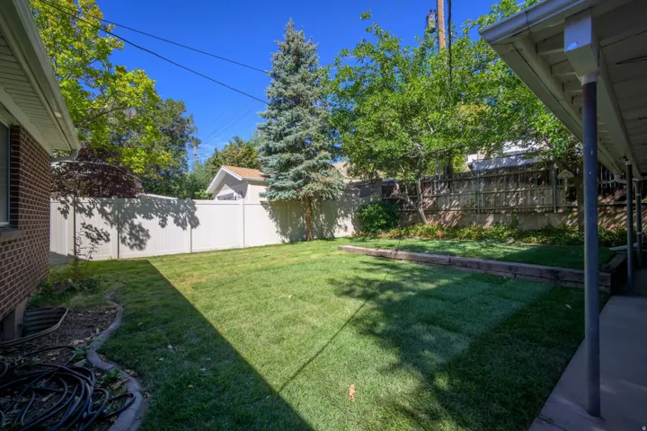 2209 S Broadmoor St, Salt Lake City, Utah 84109