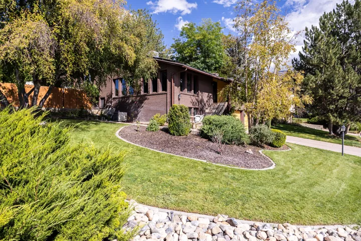 1041 E Lamplighter Dr, Logan, Utah 84321
