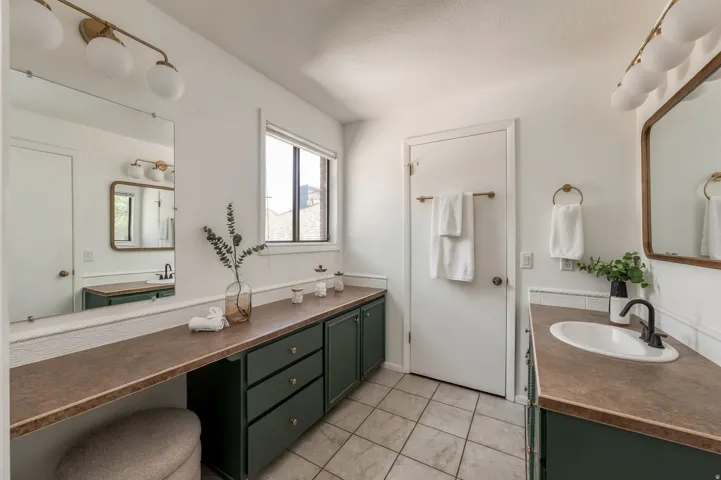 1041 E Lamplighter Dr, Logan, Utah 84321