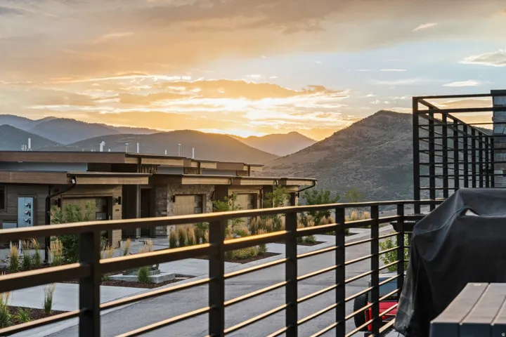 Balcony with horizontal metal railings