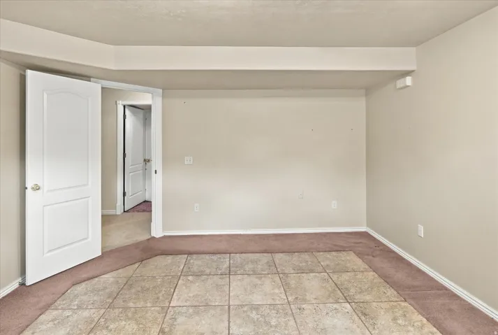 939 S Wind River Way, Kaysville, Utah 84037