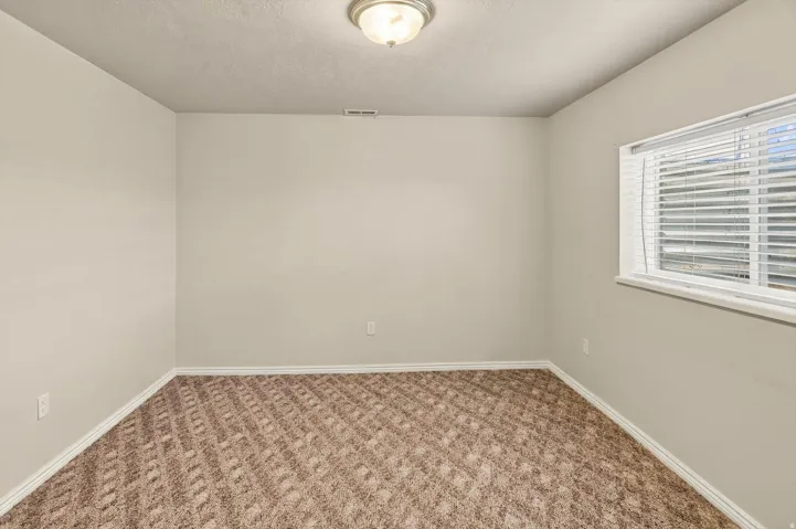 939 S Wind River Way, Kaysville, Utah 84037